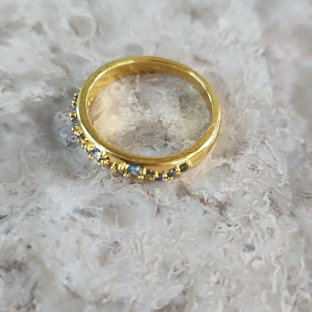 NEW Ring, Size 6